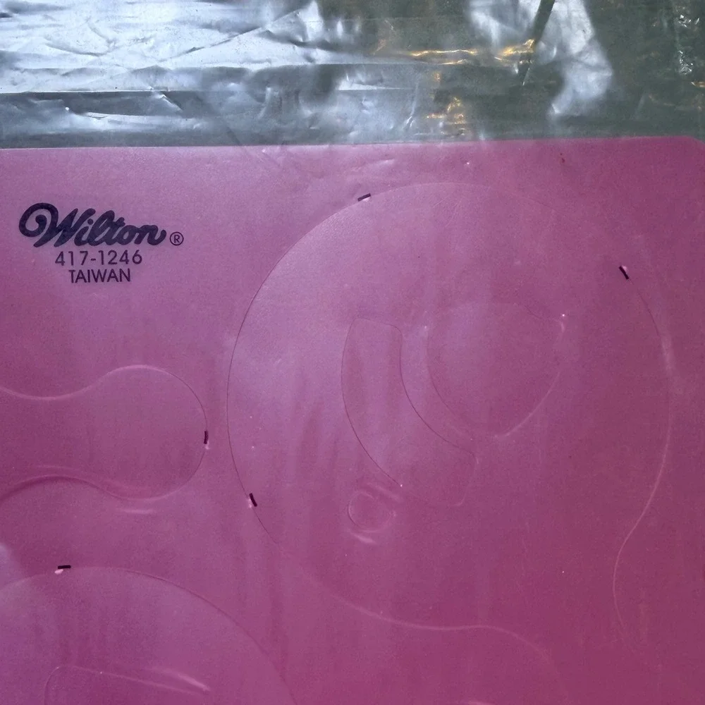 Wilton Pink Plastic Cake‎ Decorating Stencils Sheet 417-1246 Star Holly Designs